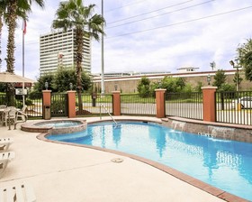 Comfort Suites Willowbrook