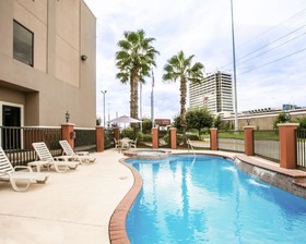 Comfort Suites Willowbrook