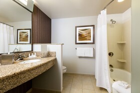 Courtyard by Marriott Houston by the Galleria