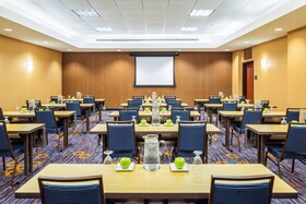 Courtyard by Marriott Houston by the Galleria