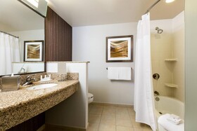 Courtyard by Marriott Houston by the Galleria
