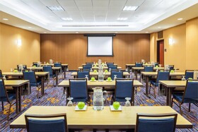 Courtyard by Marriott Houston by the Galleria