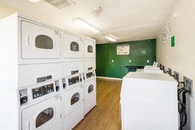 HomeTowne Studios Houston - West Oaks