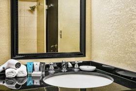 Crowne Plaza Suites Houston - Near Sugar Land