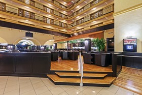 Crowne Plaza Suites Houston - Near Sugar Land