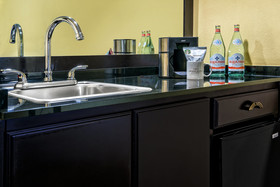 Crowne Plaza Suites Houston - Near Sugar Land