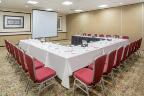 Crowne Plaza Suites Houston - Near Sugar Land