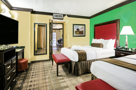 Crowne Plaza Suites Houston - Near Sugar Land