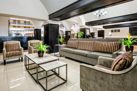 Crowne Plaza Suites Houston - Near Sugar Land
