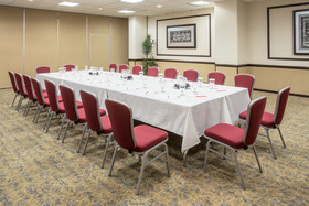 Crowne Plaza Suites Houston - Near Sugar Land