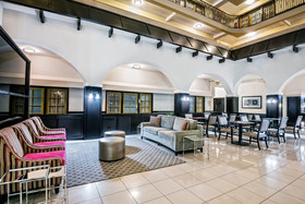 Crowne Plaza Suites Houston - Near Sugar Land