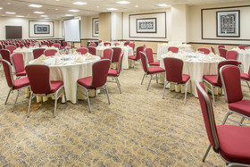 Crowne Plaza Suites Houston - Near Sugar Land