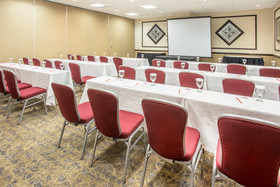 Crowne Plaza Suites Houston - Near Sugar Land