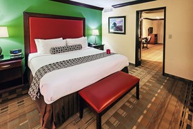 Crowne Plaza Suites Houston - Near Sugar Land