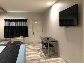 Crystal Inn Downtown