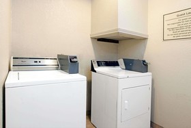 Days Inn & Suites by Wyndham Houston North/Aldine