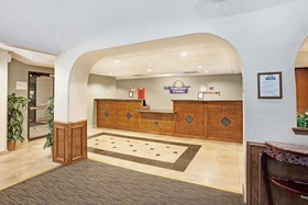 Days Inn & Suites by Wyndham Houston North/Aldine