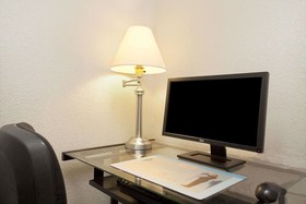 Days Inn & Suites by Wyndham Houston North/Aldine