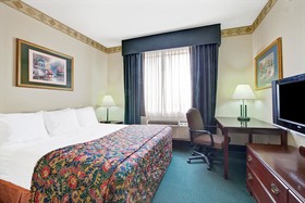Days Inn & Suites by Wyndham Houston North/Aldine
