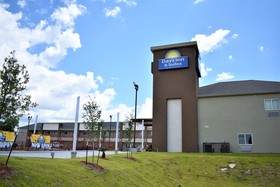 Days Inn & Suites by Wyndham Downtown/University of Houston