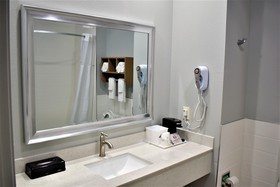 Days Inn & Suites by Wyndham Downtown/University of Houston