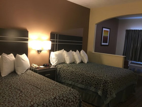Days Inn & Suites by Wyndham Houston North/FM 1960