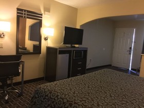 Days Inn & Suites by Wyndham Houston North/FM 1960