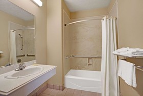Days Inn & Suites by Wyndham Houston North/FM 1960