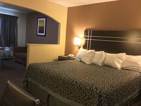 Days Inn & Suites by Wyndham Houston North/FM 1960