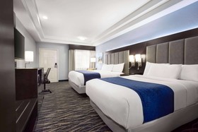 Days Inn & Suites by Wyndham Houston Hobby Airport
