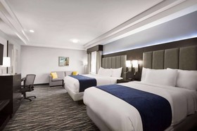 Days Inn & Suites by Wyndham Houston Hobby Airport