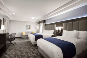 Days Inn & Suites by Wyndham Houston Hobby Airport
