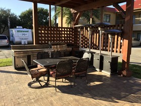 Mustang Inn
