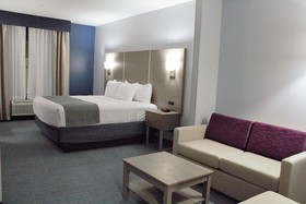 Days Inn & Suites by Wyndham Houston NW Cypress