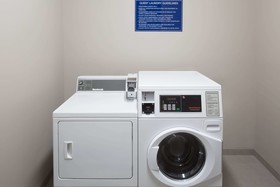 Days Inn & Suites by Wyndham Houston NW Cypress