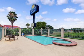 Days Inn & Suites by Wyndham Houston North/FM 1960