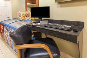 Days Inn by Wyndham Houston East
