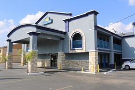 Days Inn by Wyndham Houston East