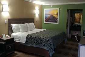Days Inn by Wyndham Houston East