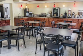 Days Inn by Wyndham Houston