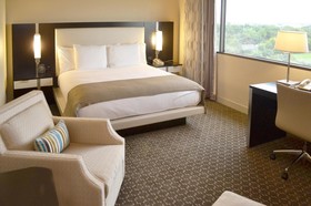 DoubleTree by Hilton Hotel Houston Hobby Airport
