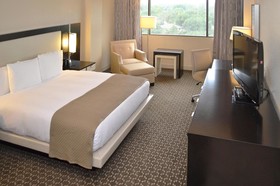 DoubleTree by Hilton Hotel Houston Hobby Airport