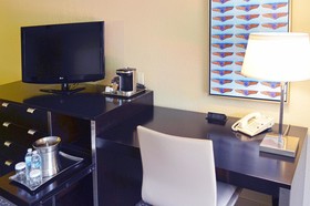 DoubleTree by Hilton Hotel Houston Hobby Airport