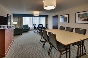 Sonesta Essential Houston Hobby Airport