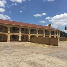 Guest Inn & Suites