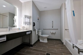 Hampton Inn & Suites Houston East Beltway 8