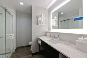 Hampton Inn & Suites Houston East Beltway 8