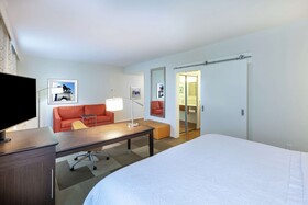 Hampton Inn & Suites Houston North IAH