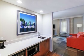 Hampton Inn & Suites Houston North IAH