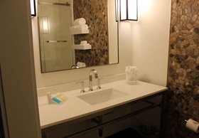 Kozy Hotel Houston North